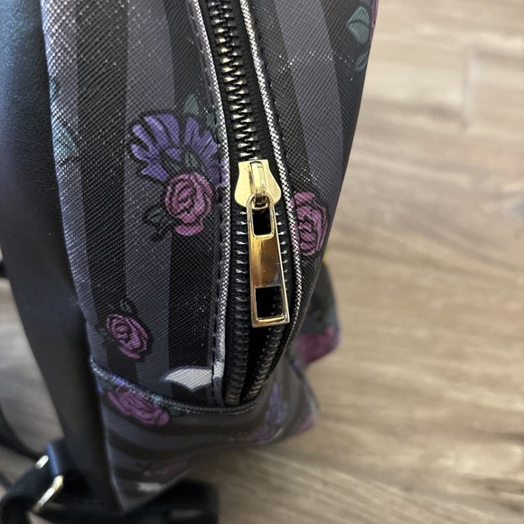 Nightmare Before Christmas Jack and Sally Bioworld Mini-Backpack - Picture 8 of 12